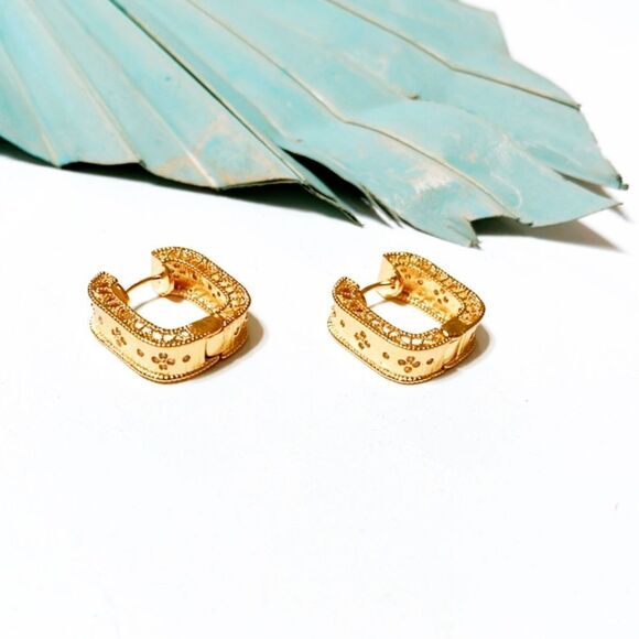 Anthropologie Jewelry - Gold floral hoop earrings S124